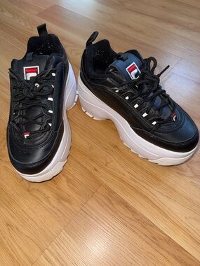 FILA Disruptor II Black Leather Platform Sneakers Size 5.5